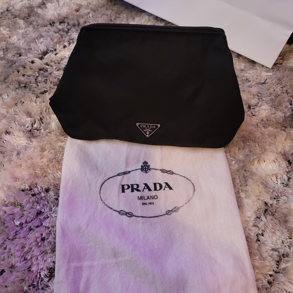 POUCH OR COSMETIC POUCH - Picture 4 of 9